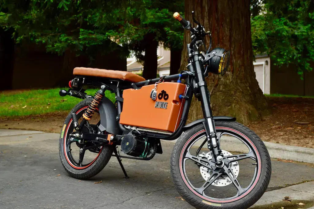 Dat Bike Hình Thành Với 1 Mong Muốn Tạo Ra Xe Điện Do Chính Kỹ Sư Người Việt Thiết Kế Và Sản Xuất, Giúp Người Dùng Chuyển Đổi Từ Xe Máy Xăng Sang Xe Máy Điện Mà Không Phải Đánh Đổi Quá Nhiều Về Công Suất Lẫn Tốc Độ.